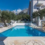 Apartment Glavina With Heated Pool