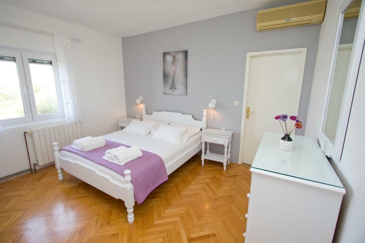 Glavina With Heated Pool *