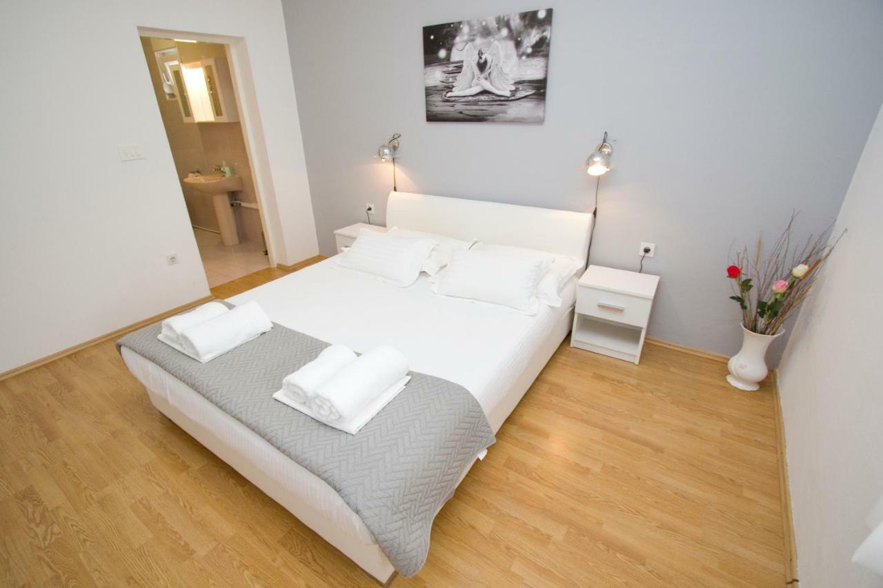 Glavina With Heated Pool * Makarska