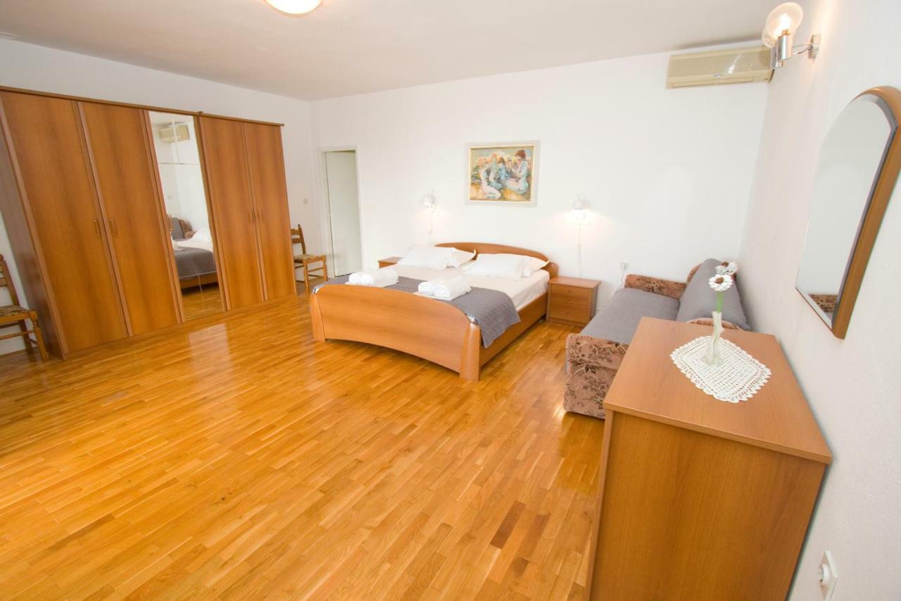 Glavina With Heated Pool * Makarska